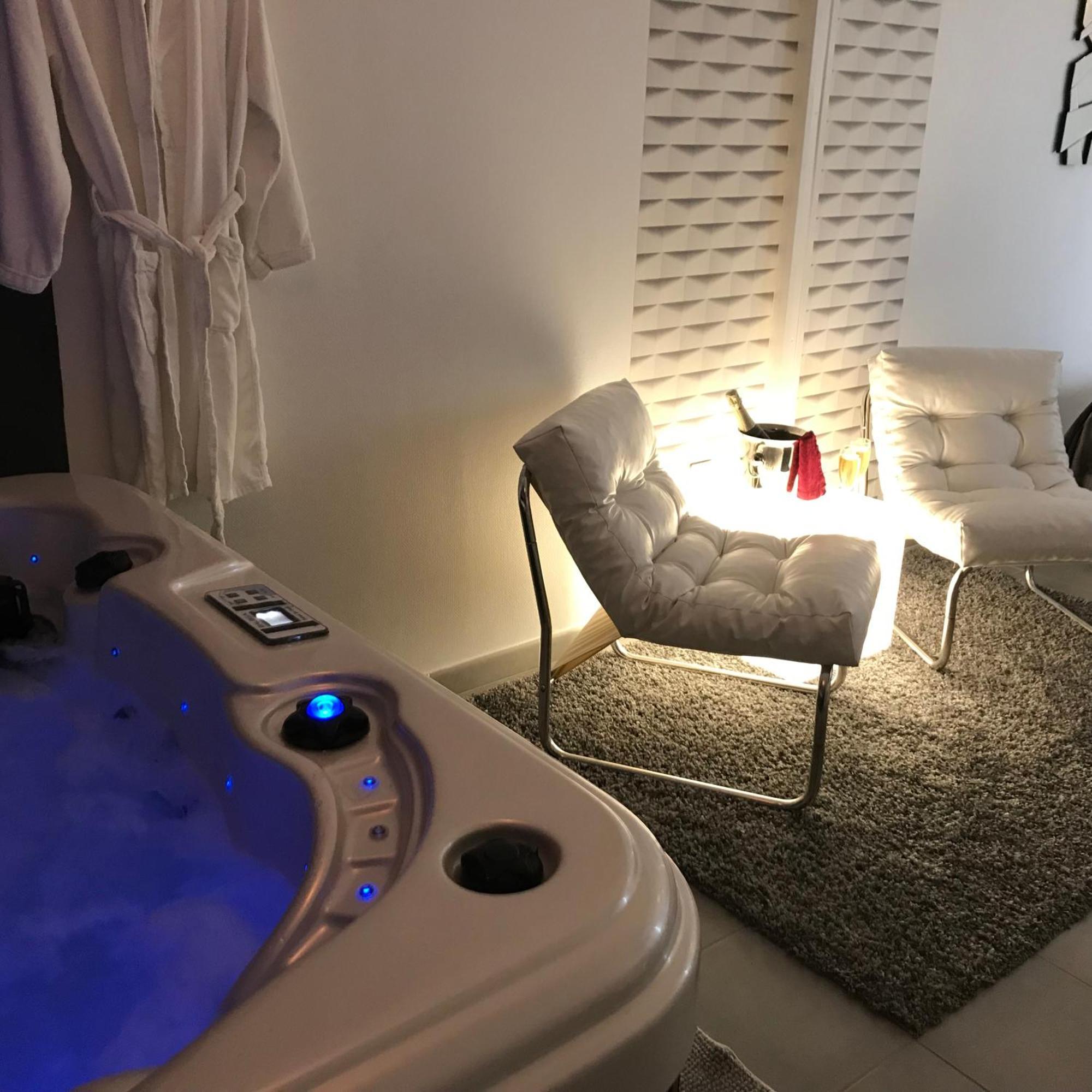 Le Relais De La Hardiesse 6Km Mont St Michel - Chambres Doubles - Suite Spa Privatif Courtils Quarto foto